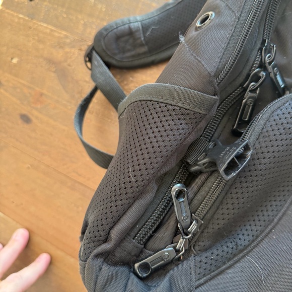 Swiss Gear Black Multi-Compartment Backpack - Picture 4 of 5